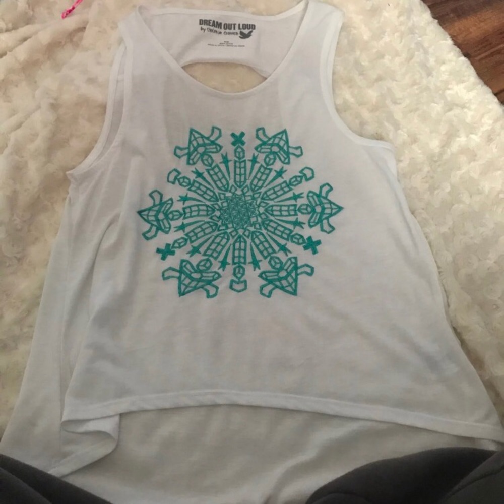 Sleeveless shirt